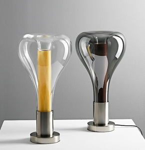 Deux modèles de lampes minimaliste de table design en verre
