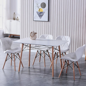 Meuble scandinave - table scandinave dans un salon