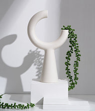 Chargement de l&#39;image dans la visionneuse de la galerie, Vase demi lune
