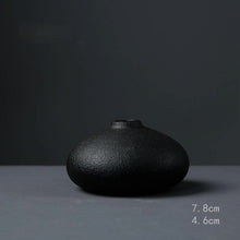 Chargement de l&#39;image dans la visionneuse de la galerie, Vase céramique noir
