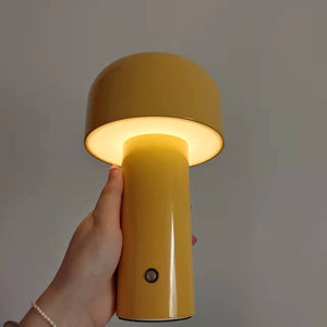 Lampe champignon USB jaune allumée