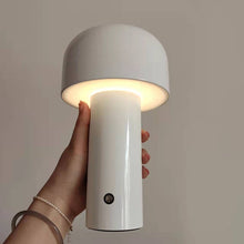 Chargement de l&#39;image dans la visionneuse de la galerie, Lampe champignon USB blanche allumée
