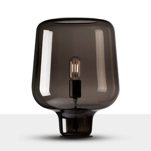 Gros plan de la lampe design verre noir