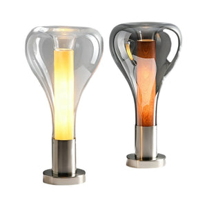 Deux modèles de lampes de table design en verre
