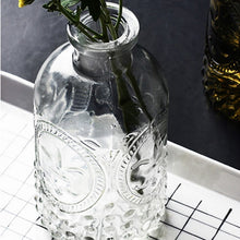 Chargement de l&#39;image dans la visionneuse de la galerie, Vase en verre rétro
